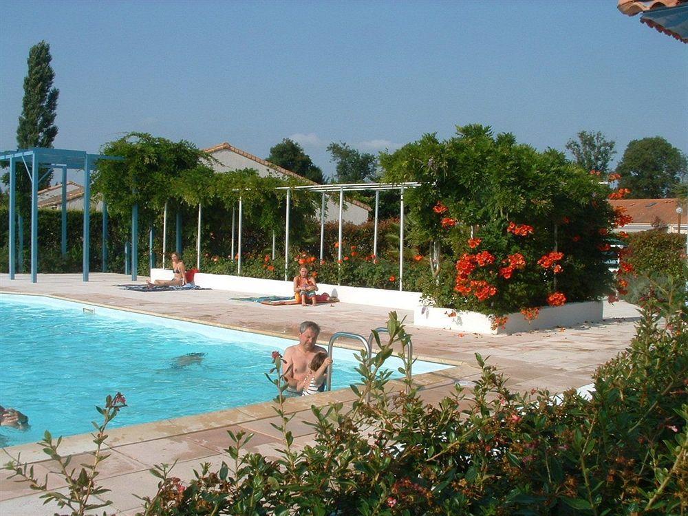 Lagrange Classic Le Clos Des Chenes Hotel Les Mathes Esterno foto