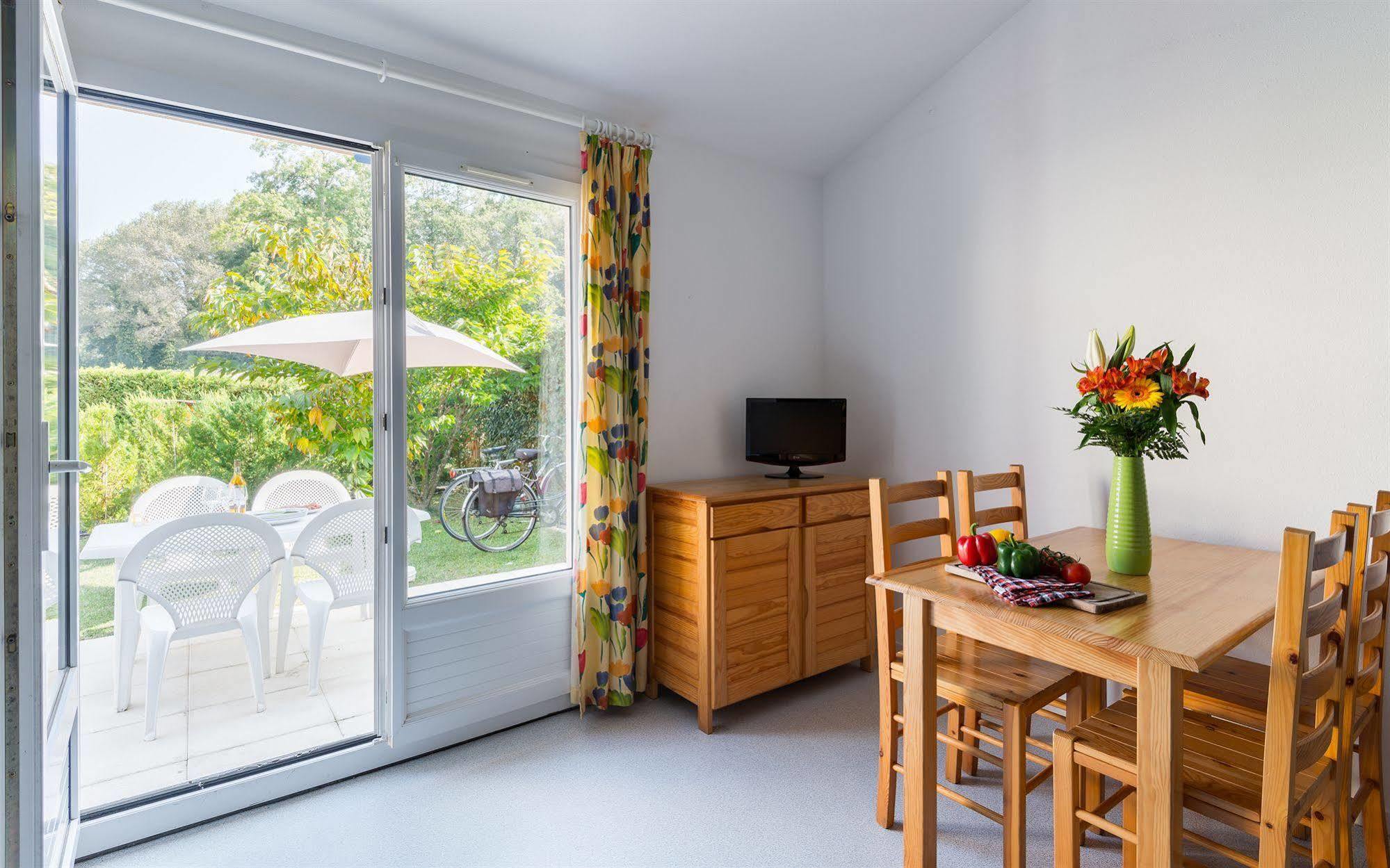 Lagrange Classic Le Clos Des Chenes Hotel Les Mathes Esterno foto