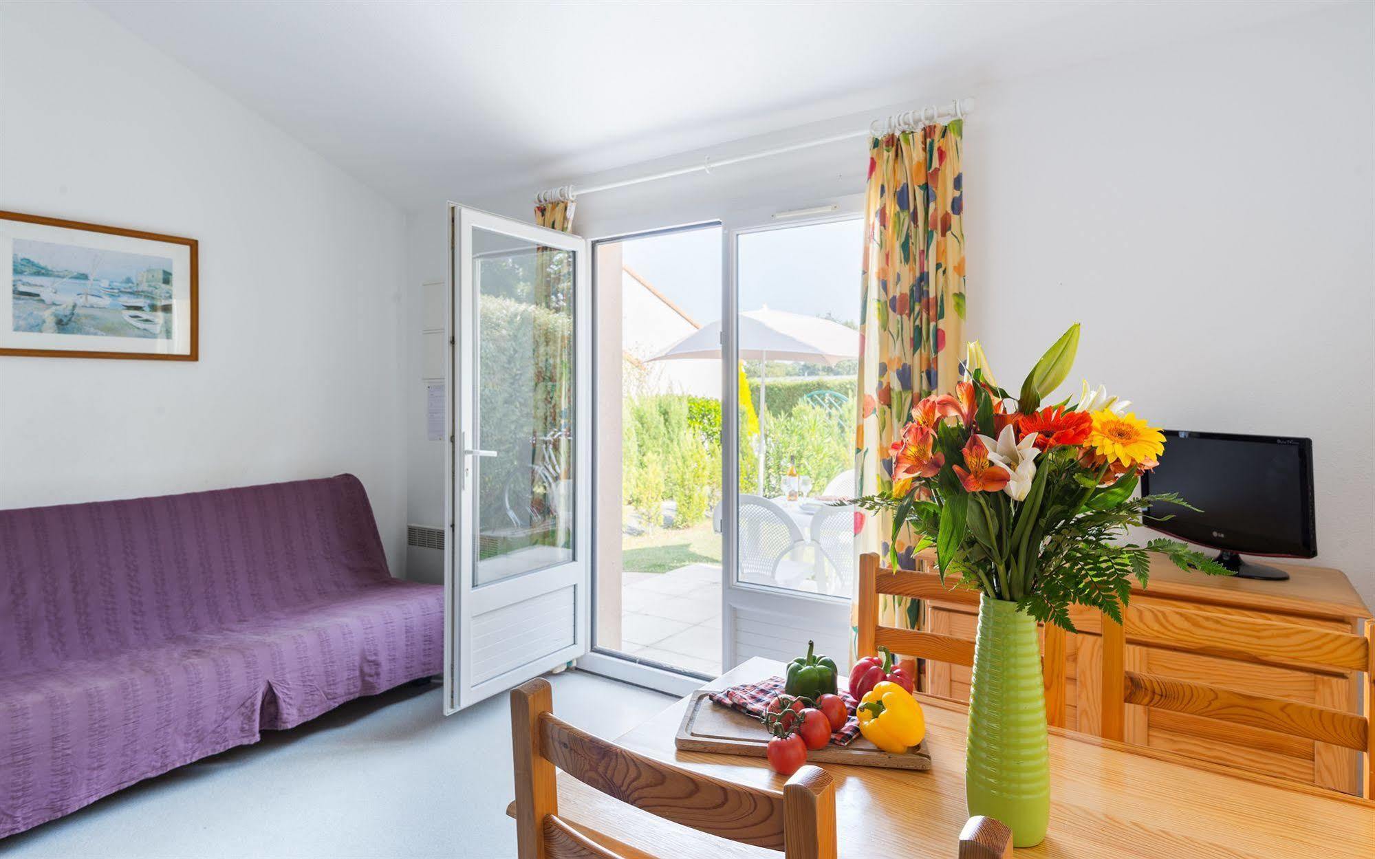 Lagrange Classic Le Clos Des Chenes Hotel Les Mathes Esterno foto